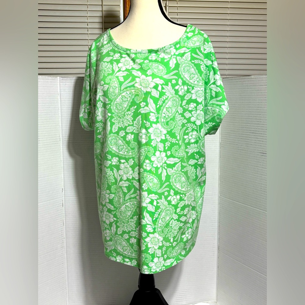 Denim & Company XL loose fitting tee Little wear Floral green print 26”L 23”P2P